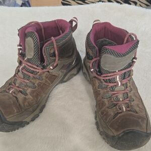 Keen men's Brown and Pink Athletic Hiking Shoes